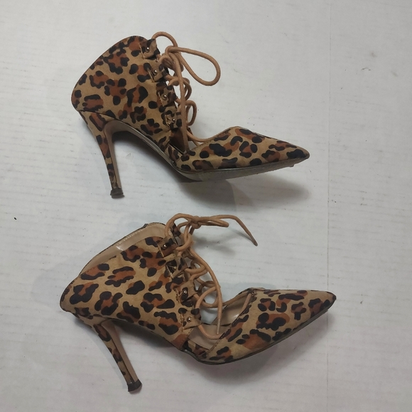 Breckelles Animal Print Woman's Pointed Toe Slip-on Heels Size 8.5M - Picture 4 of 13